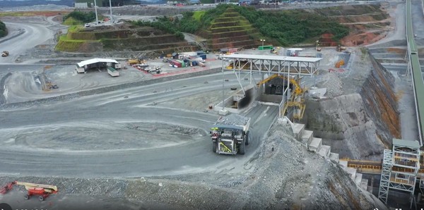 2023년 11월 폐쇄 이전 파나마의 노천광산인 '코브레 파나마' 광산의 조업 현장. 사진=FQM