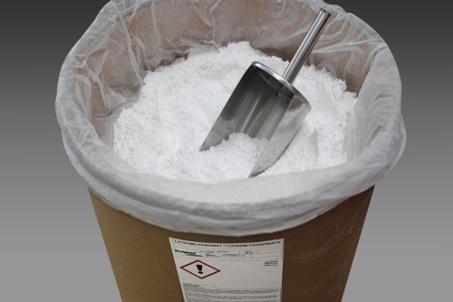 '하얀 황금'이라는 별명이 붙은 '탄산 리튬'. 리튬은 AI(인공지능), 첨단 원자력, 항공우주 등 신산업 성장에 힘입어 2050년까지 신규 수요가 크게 늘 것이라는 전문 기관 전망이 나왔다. 사진=앨버말